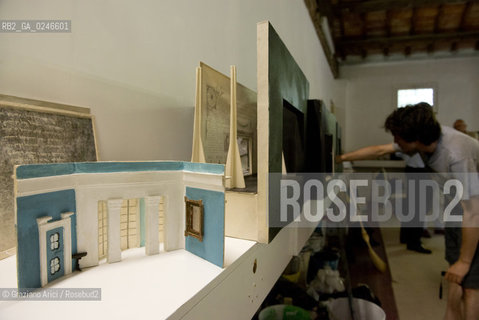 Venice 19/06/12 - Gli allievi del II Biennio di Scenografia della Accademia di Belle Arti di Venezia lavorano alla preparazione delle scenografie per gli spettacoli messi in scena da giovani al Gran Teatro la Fenice ©Graziano Arici/Rosebud2