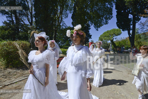 The 13th International Architecture Exhibition . Biennale Architettura 2012 - Biennale Gardens -   The Assistant Performance  giardini ©Graziano Arici/Rosebud2