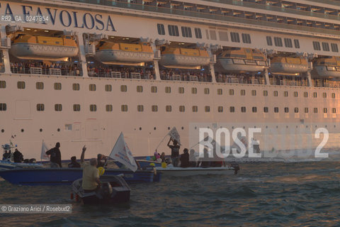 Venice 16/09/12 - A strong demonstration against big cruise ships revealing multiple unsustainable behaviours towards the city of Venice. A growing number of citizens associated in a group called NoGrandiNavi (NoBigShips) and are fighting for a greener and more human Venice. Nave ©Graziano Arici/Rosebud2