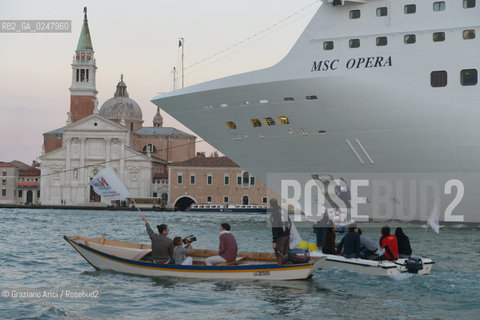 Venice 16/09/12 - A strong demonstration against big cruise ships revealing multiple unsustainable behaviours towards the city of Venice. A growing number of citizens associated in a group called NoGrandiNavi (NoBigShips) and are fighting for a greener and more human Venice. Nave ©Graziano Arici/Rosebud2