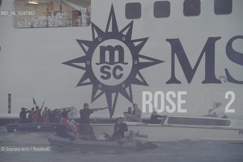 Venice 16/09/12 - A strong demonstration against big cruise ships revealing multiple unsustainable behaviours towards the city of Venice. A growing number of citizens associated in a group called NoGrandiNavi (NoBigShips) and are fighting for a greener and more human Venice. Nave ©Graziano Arici/Rosebud2