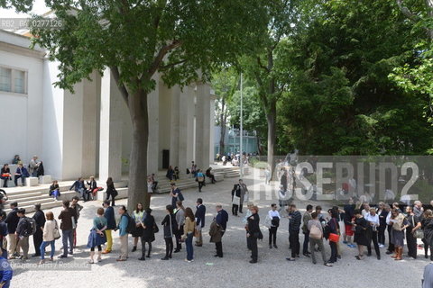 Venice 28 may 2013 - 55th Exhibition Biennale Gardens Main Pavillon coda folla - artist arte ©Graziano Arici/Rosebud2