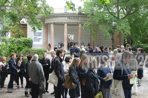 Venice 28 may 2013 - 55th Exhibition Biennale Gardens  French Pavillon coda folla people- artist arte ©Graziano Arici/Rosebud2