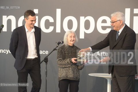 Venice 28 may 2013 - Il Palazzo Enciclopedico 55th Exhibition Biennale Gardens the curator Massimiliano Gioni and the President Paolo Baratta give the Golden Lion for Lifetime Achievement to Marisa Merz - artist arte ©Graziano Arici/Rosebud2