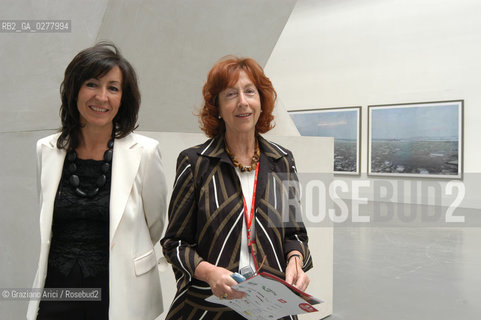 VENEZIA8/06/05 - 51 ESPOSIZIONE INTERNAZIONALE DARTE -  LE CURATRICI DELLA BIENNALE ARTI VISIVE, ROSA MARTINEZ E MARIA DE CORRAL ©Graziano Arici/Rosebud2