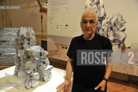 Venice 25/08/2010 - The architect Frank O.Gehry with his Project for the Luma Foundation in Parc des Ateliers in Arles Architettura architetti ©Graziano Arici/Rosebud2