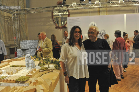 Venice 25/08/2010 - The architect Frank O.Gehry with his Project for the Luma Foundation in Parc des Ateliers in Arles and Maia Hoffmann Luma Foundation President  Architettura architetti ©Graziano Arici/Rosebud2