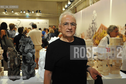 Venice 25/08/2010 - The architect Frank O.Gehry with his Project for the Luma Foundation in Parc des Ateliers in Arles Architettura architetti ©Graziano Arici/Rosebud2