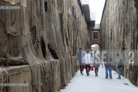 6/05/2015 - 56th International Art Exibition  :  Arsenale   Artist  Ibrahim Mahama arte artista ©Graziano Arici/Rosebud2