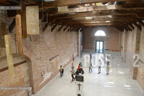 7/05/15 Venice : Punta della Dogana - Slip on the tongue exposition arte artista ©Graziano Arici/Rosebud2