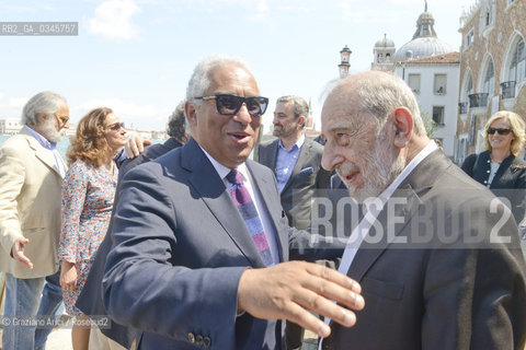 Venice Biennale Architettura 2016 Architecture Biennale 2016 Portugal Pavillon archtect Alvaro Siza and the First Minister Antonio Costa architetto architettura ©Graziano Arici/Rosebud2