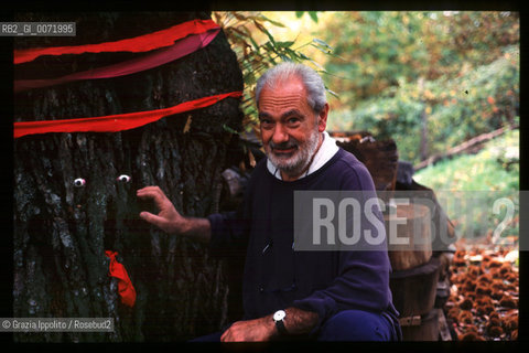 Journalist,writer Tiziano Terzani in her country house in Orsigna ©Grazia Ippolito/Rosebud2