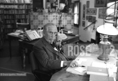 Writer, director Mario Soldati, in his house in Tellaro, Cinque Terre ©Grazia Ippolito/Rosebud2