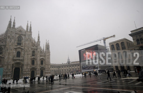 Milan,Duomo, after snow fall of 21/12/2009  Grazia Ippolito / Blackarchives ©Grazia Ippolito/Rosebud2