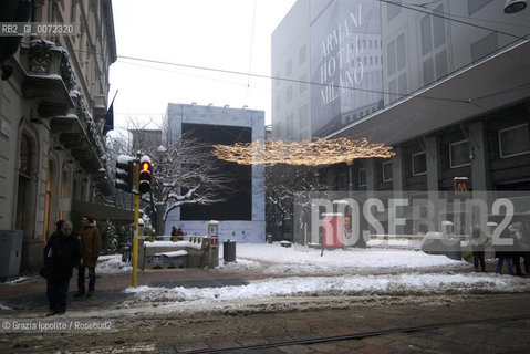 Milan,largo Croce Rossa, after snow fall of 21/12/2009  Grazia Ippolito / Blackarchives ©Grazia Ippolito/Rosebud2