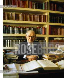 Writer, critic Giovanni Macchia, expert in french literature, in his house in Rome ©Grazia Ippolito/Rosebud2