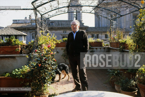 Italian writer Luigi Malerba in his house in Rome ©Grazia Ippolito/Rosebud2