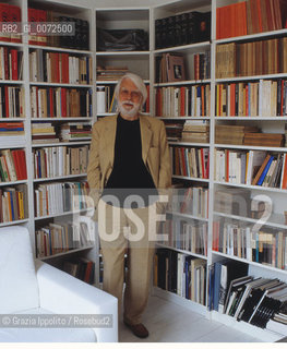 Italian poet, translater and writer Giovanni Raboni, in his house in Milan ©Grazia Ippolito/Rosebud2