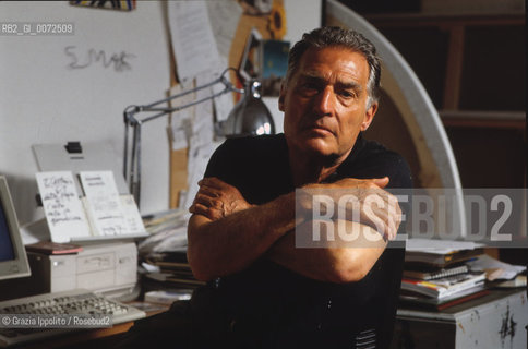 Painter and writer Emilio Tadini, in his studio in Milan ©Grazia Ippolito/Rosebud2