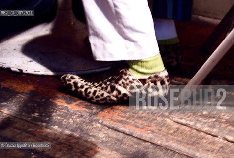 An artists shoe, during Louise Bourgeoiss sunday salon in her house in New York ©Grazia Ippolito/Rosebud2