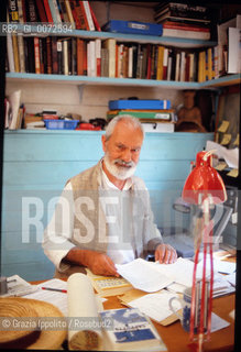 Italian writer and journalist Tiziano Terzani, in his yurta at Orsigna, Tuscany, ©Grazia Ippolito/Rosebud2