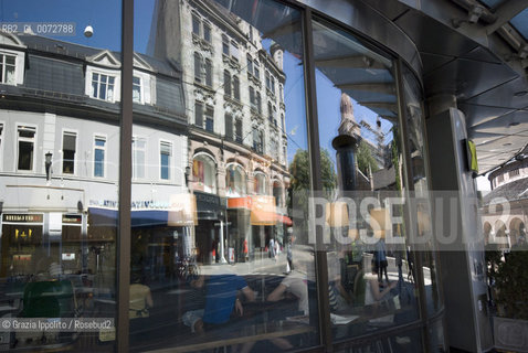 Reflection of a part of a street in the center of Oslo, Norway ©Grazia Ippolito/Rosebud2