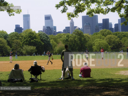 Central Park, New York, people playing baseball, ©Grazia Ippolito/Rosebud2