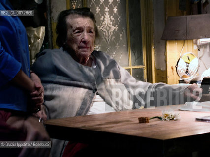 Louise Bourgeois during Salon the meeting for artists on sunday in her house in New York,23/09/2007 ©Grazia Ippolito/Rosebud2