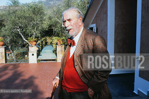 Italian writer Mario Soldati in his house in Tellaro, Cinque Terre. ©Grazia Ippolito/Rosebud2