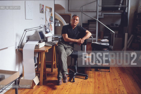 Painter and writer Emilio Tadini, in his studio in Milan ©Grazia Ippolito/Rosebud2