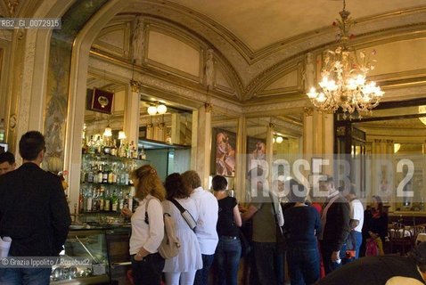 Historical caffè Gambrinus in Plebiscitos square, Naples ©Grazia Ippolito/Rosebud2