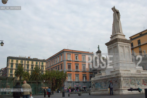 Piazza Dante one of the principal squares in Naples ©Grazia Ippolito/Rosebud2