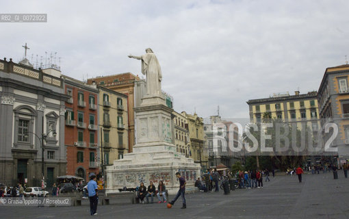 Piazza Dante one of the principal squares in Naples ©Grazia Ippolito/Rosebud2