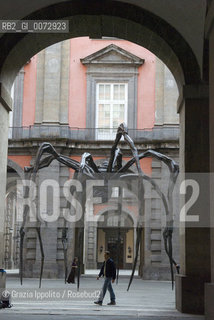 Capodimontes Museum, court with Louise Bourgeoiss sculpture Maman ©Grazia Ippolito/Rosebud2