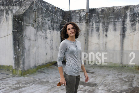 Writer Valeria Parrellaon the terrace of her house in Naples,10-2008 ©Grazia Ippolito/Rosebud2