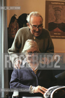 November 2000, Formia: Italian politician, journalist and writer Vittorio Foa with his wife Sesa Tatò in their home ©Grazia Ippolito/Rosebud2