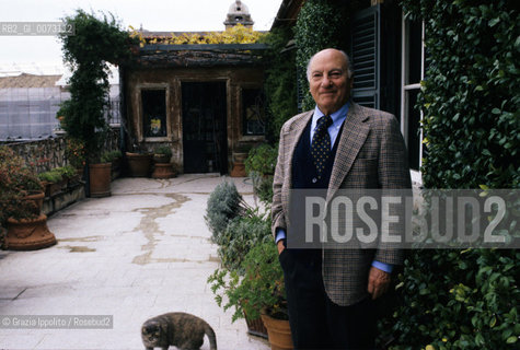 2000, Rome: Italian writer Raffaele La Capria in his house ©Grazia Ippolito/Rosebud2