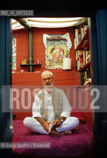 Tiziano Terzani, italian journalist and writer in his gompa a hut in Orsigna- Tuscany ©Grazia Ippolito/Rosebud2