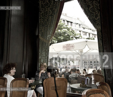 Gerbeaud, cafè confectionerie from 1858 in Vorosmarty place in Budapest ©Grazia Ippolito/Rosebud2