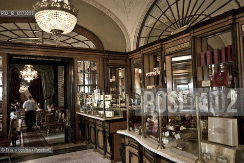 Gerbeaud, cafè confectionerie from 1858 in Vorosmarty place in Budapest ©Grazia Ippolito/Rosebud2