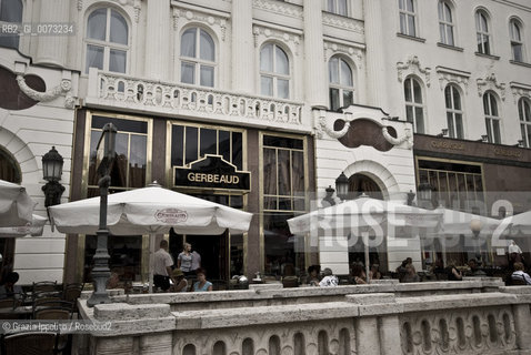 Gerbeaud, cafè confectionerie from 1858 in Vorosmarty place in Budapest ©Grazia Ippolito/Rosebud2