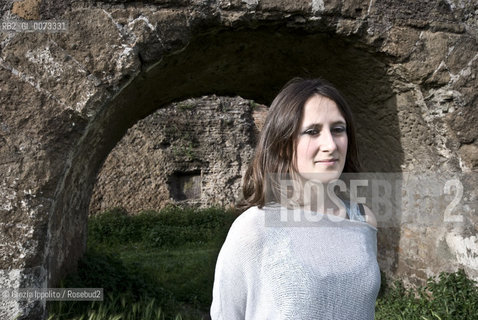 Italian novelist Annalisa Maniscalco, author of Le versioni della mezza noce published by Giulio Perrone, pictured at Parco degli Acquedotti in Rome. ©Grazia Ippolito/Rosebud2