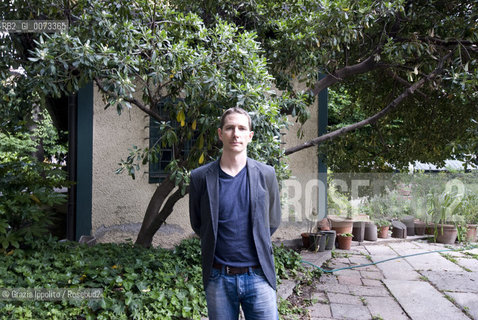 Richard Harvell, fiction writer, american born who lives in Switzerland near Basel, poses in Milan ©Grazia Ippolito/Rosebud2