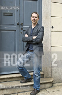 Richard Harvell, fiction writer, american born who lives in Switzerland near Basel, poses in Milan ©Grazia Ippolito/Rosebud2