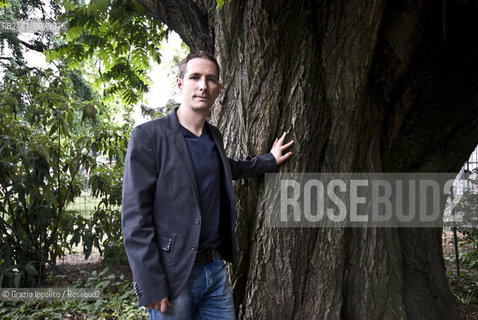 Richard Harvell, fiction writer, american born who lives in Switzerland near Basel, poses in Milan ©Grazia Ippolito/Rosebud2