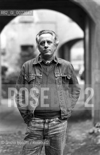 6 Novembre 1987, Milan: Italian author and poet Antonio Porta in his house ©Grazia Ippolito/Rosebud2