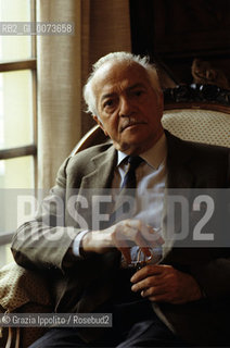 4 February 1989, Milan: Italian journalist, literary critic and writer Domenico Porzio in his house ©Grazia Ippolito/Rosebud2