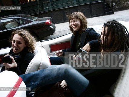 photographer Donna Ferrato,in a car with assistants Christina and Eva in New York,9/2007 ©Grazia Ippolito/Rosebud2