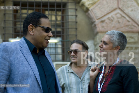 Egyptianwriter Ala al Aswani, author of Yacoubian palace with italian journalist Paola Caridi ©Grazia Ippolito/Rosebud2