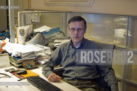 Valerio Varesi, italian writer and journalist pictured in Bologna, in the newsroom of La Repubblica ©Grazia Ippolito/Rosebud2